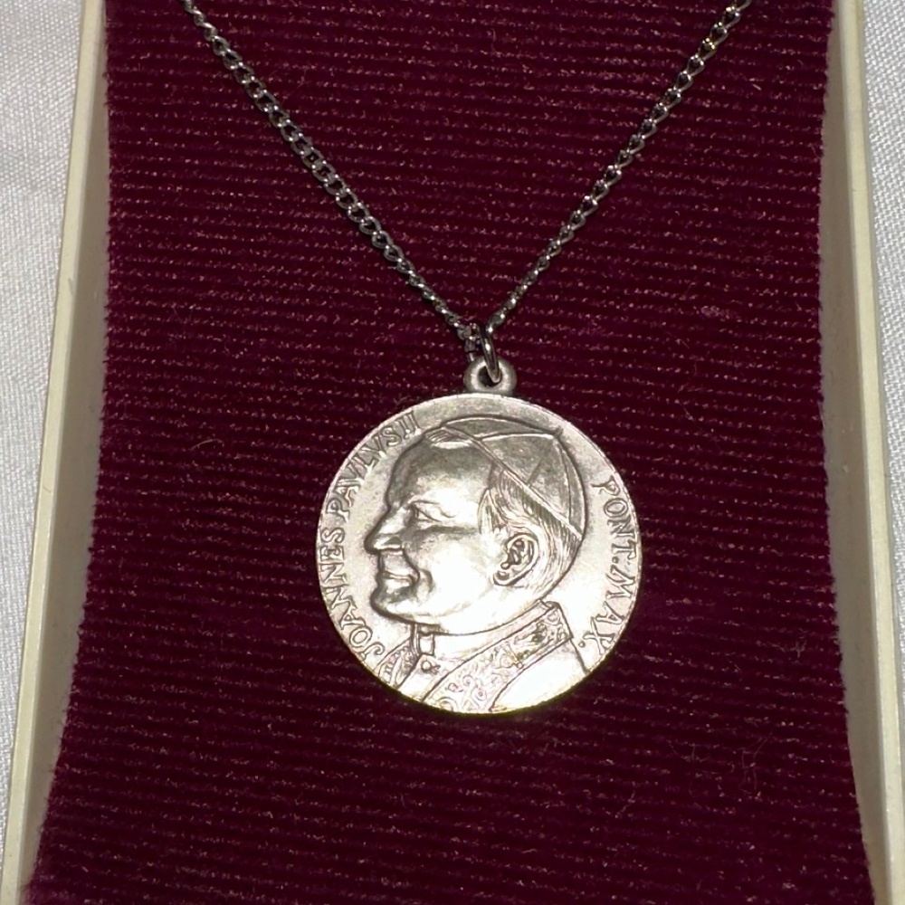 ✨Coin pope - joannes pavlvs ii pontmax Silver Tone On 18” chain necklace